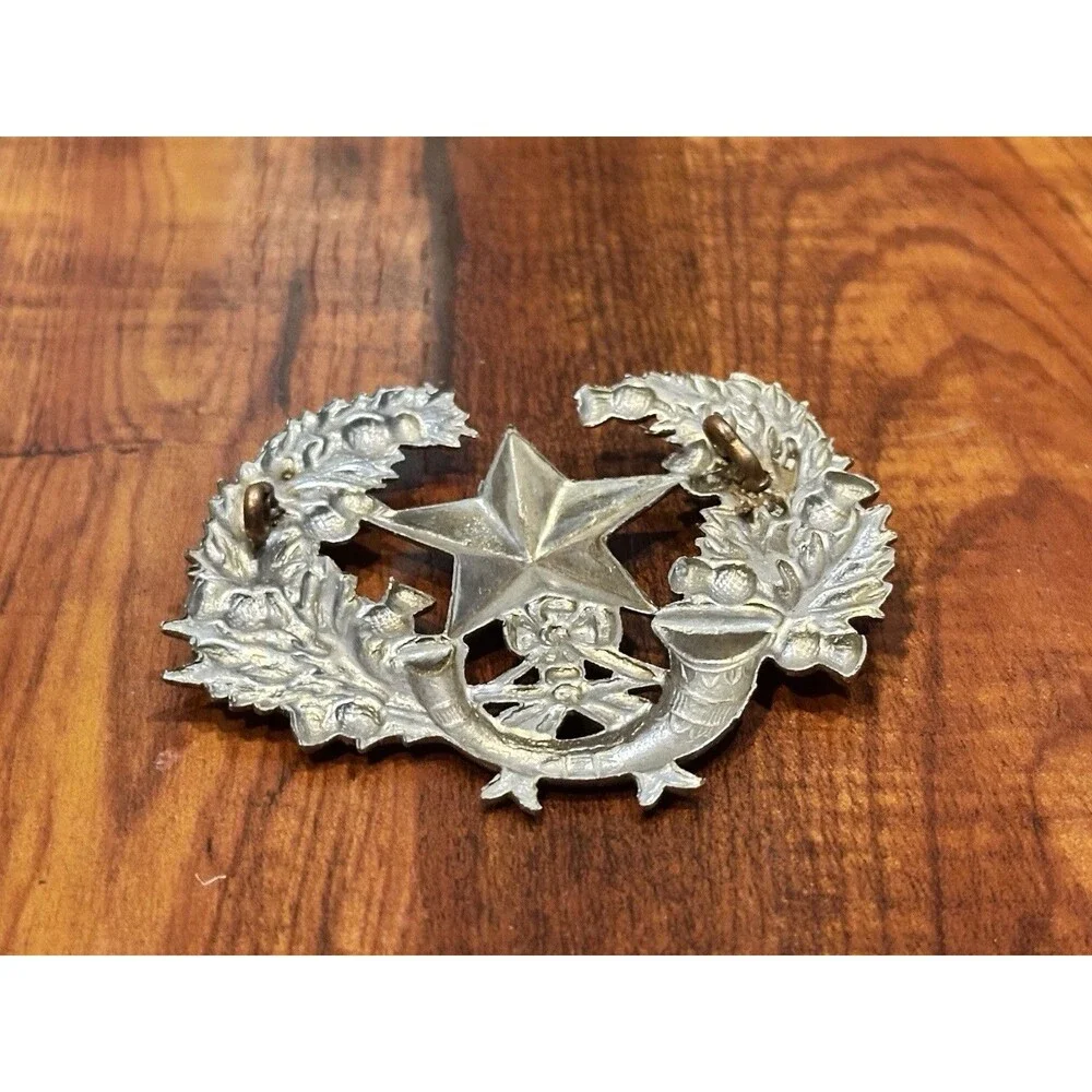 Vintage British Army The Cameronians Scottish Rifles Infantry Cap Badge